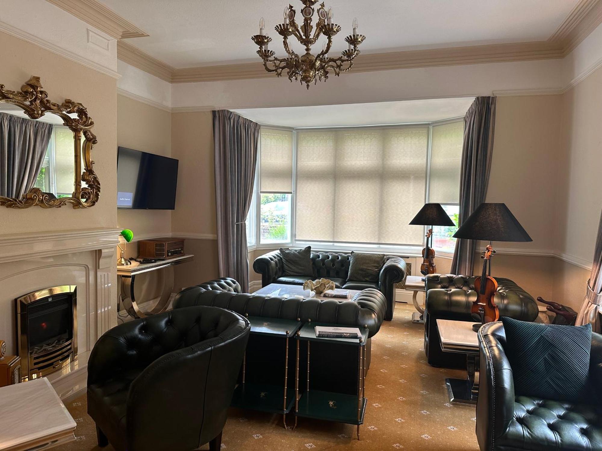 Chester House Guest House Eksteriør billede The living room at the Old Rectory