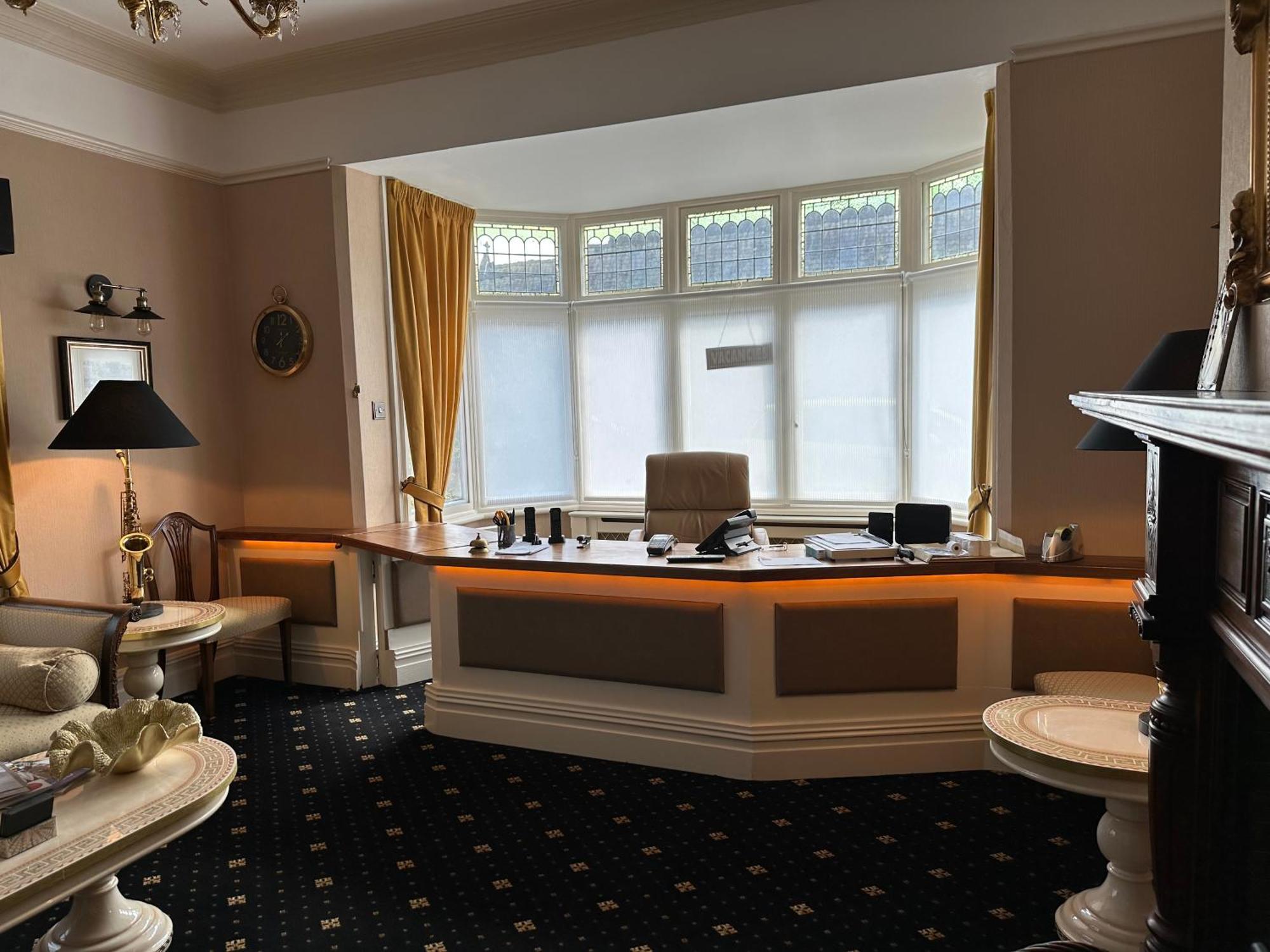 Chester House Guest House Eksteriør billede The reception area of the hotel