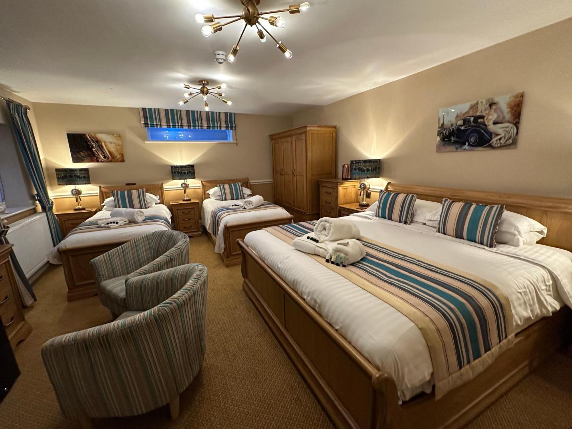 Chester House Guest House Eksteriør billede Family room at the hotel